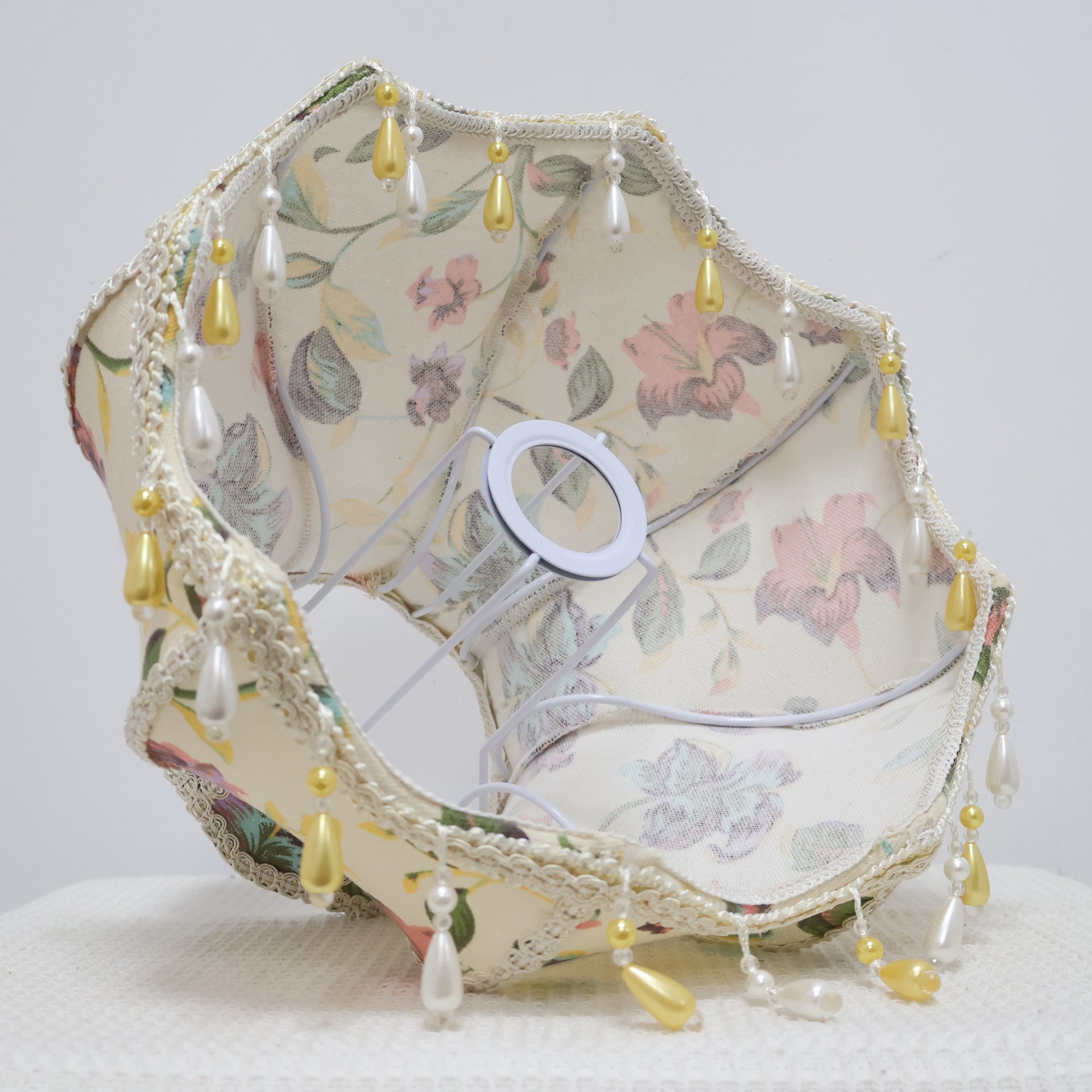 Vintage Floral Fabric Table Lamp with Bead Tassels, French Country Style Bedside Desk Lamp for Bedroom Living Room Home Decor