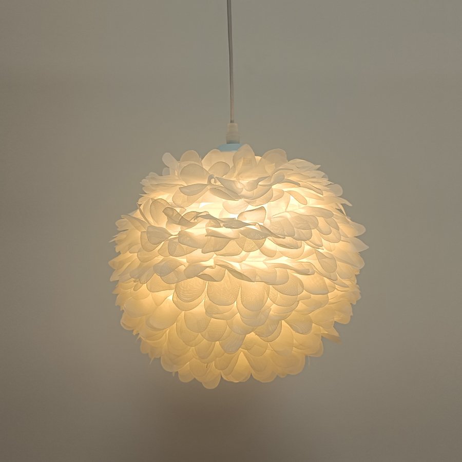 White Fabric Petal Sphere Lampshade, Romantic Flower Shaped Lamp Shade for Pendant Light Table Lamp Home Decor