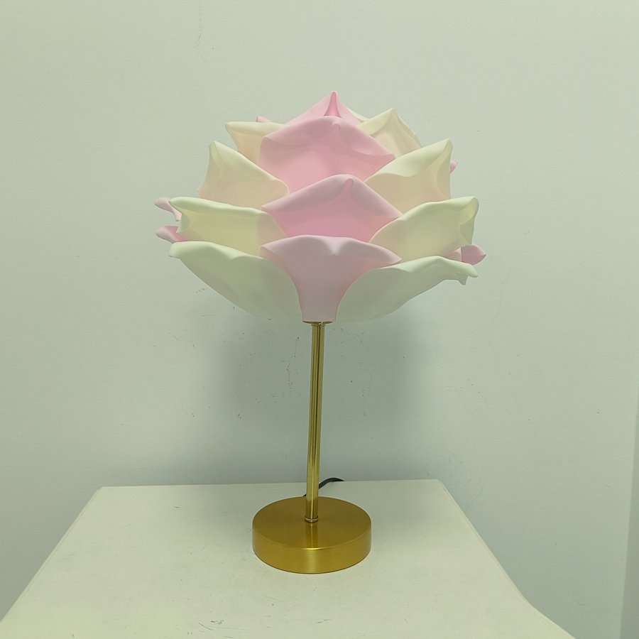Desktop Table Lamp with Simulated Large Rose‑Petal Shape, Romantic Small Table Lamp for Bridal Chamber and Homestay Decoration
