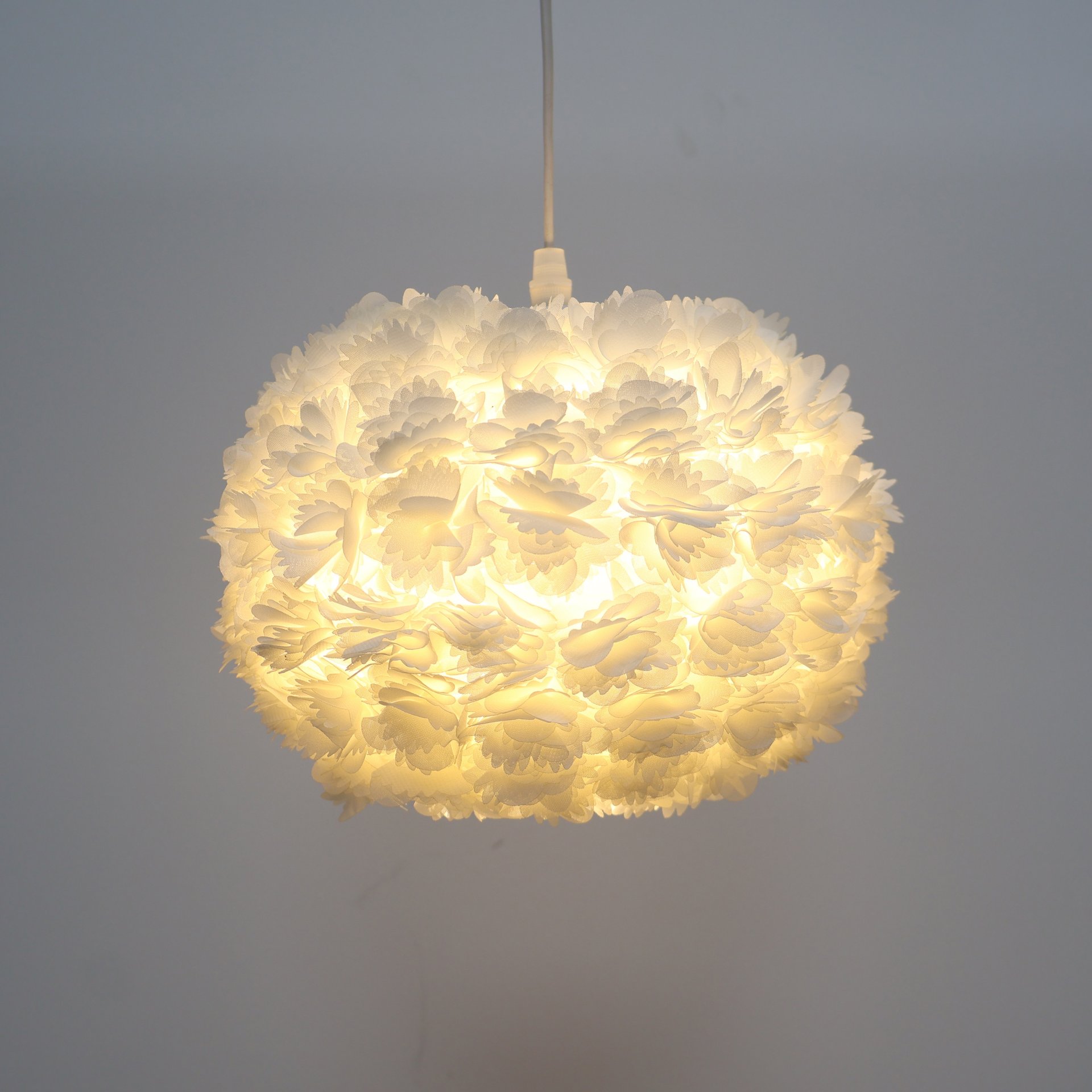 White 3D Flower Round Fabric Lampshade, Floral Petal Pendant Lamp Shade, Replacement Lamp Cover for Pendant Light Ceiling Lamp, Decorative Lampshade for Home Bedroom