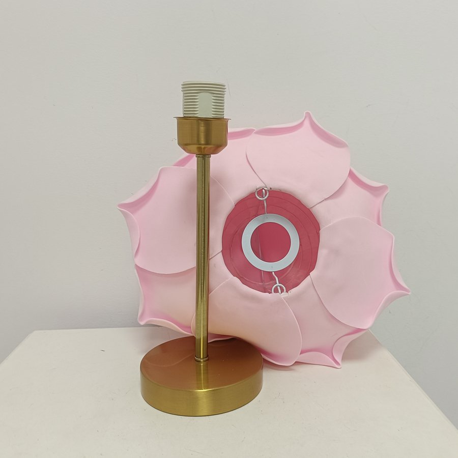 Desktop Table Lamp with Simulated Large Rose‑Petal Shape, Romantic Small Table Lamp for Bridal Chamber and Homestay Decoration